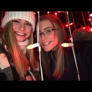 Meet your Posher, Naomi